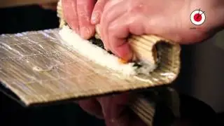 Př&iacute;prava Uramaki sushi | Sushi Time Praha