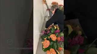 Timelapse as we make a stunning contemporary funeral spray #funeralflowers   #timelapse