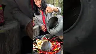 An old chef making delicious noodle with chili #cooking#asmr#foodshort #part1