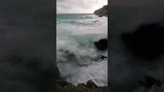 Шторм сносит всё  #море #шторм #волны