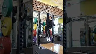 One arm pull-up with my @aybl outfit