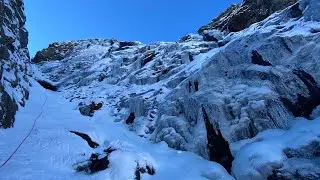 CASCADE de GLACE en SOLO assuré - Pyrénées