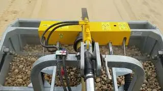 BEACH CLEANER - Beach Cleaning - removes debris in any type of sand area including Horse Arenas