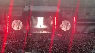 Lady Gaga - Bad romance ( Live Paris 2022 )