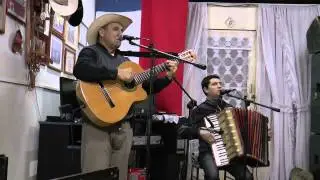 Erasmo Manriquez - Tras la Montaña