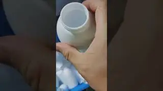 extrusion blow molding machine for HDPE round bottle with 2 cavitie