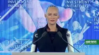 Robot Sophia gets Saudi citizenship