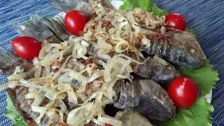 Жареный карась без костей. Это просто и очень вкусно.