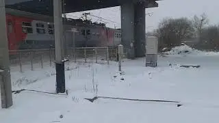 Электропоезд ЭД9М-0263 с сообщением Владивосток-Аэропорт Кневичи