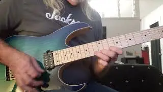 Secrets to shred guitar lesson#1 Simple run that all shredders use! Easy 6 note pattern in A minor.