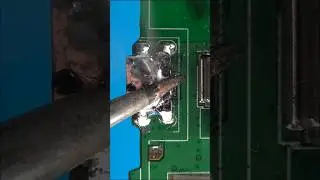 Replacing the micro usb charging connector with a soldering iron. #mobile #microusb #shorts