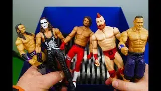 SHREDDING WWE WRESTLER ACTION FIGURES