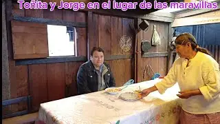 ✅️😃 Así me atiende mi mamá después de haber almorzado con mi papá y con mi hijo en la casa