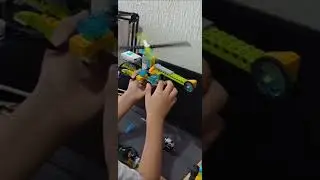 LEGO WeDo | Prototipo de helic&oacute;ptero con rotor motorizado