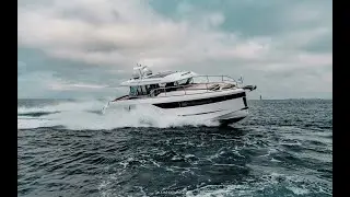 THE WELLCRAFT 44 EXPLORER, BUILT TO EXPLORE TOGETHER.
