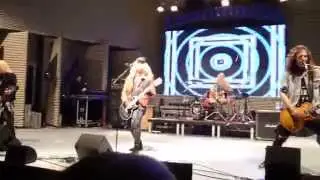 Santa Cruz - Aimin' High Live @ Valokarnevaali, Helsinki 16.10.2015