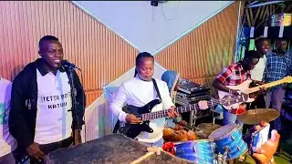 THIS HISTORICAL MBUTU KWAYO PERFORMING LIVE IN ONE  STAGE  WITH  KIMANGU SON KATUU  YOU MUST WATCH 