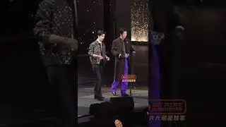 两个一米九的人上台第一件事：调话筒高度！#张凌赫 #刘宇宁 #liuyuning #zhanglinghe