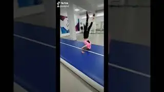 Акробатика - перекат назад, через стойку на руках (roll back)
