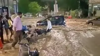 Heavy Rain in Karachi| Tariq Road| Mr Journalist| Videos Viral| Exclusive News|