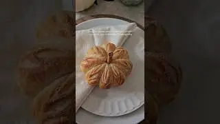 Wow your Thanksgiving guests with these minis at the table 🍂 #sourdoughbread #thanksgiving