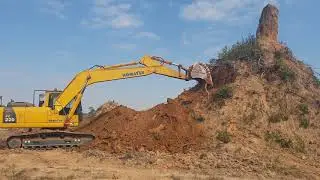 Komatsu PC 220-8 Demolishing Anthills, Zambia