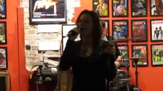 Diapositive - Too Far Gone @ Gruba Bluesa, Chorz&oacute;w 16.12.2017