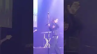 Cat Burns early twenties tour- teenage dirtbag cover live (melkweg amsterdam)