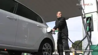 Comment payer moins cher aux pompes &agrave; essence ?