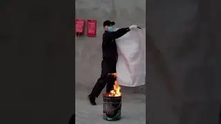 HOW TO USE FIRE BLANKET ?