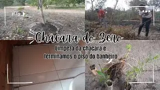 Plantamos algumas frutíreas e o piso do banheiro está pronto(chácara do zero)