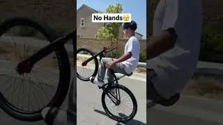🫣 #wheelie #goon #throne #howtowheelie #fixedgear #fixie #bike #amazing #bikelife