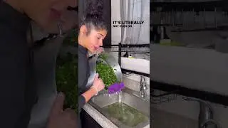 Я имела в виду всё ещё тёмный, а не зелёный. Мытьё зелени входит в мою тройку самых раздражающих ...