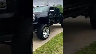 Best comments go! #truck #lifted #diesel #gm #gmcmaniacs #trending #offfoad #gmc #shorts