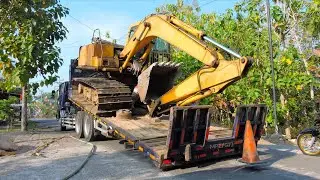 Komatsu PC130F Excavator Transport Self Loader Truck
