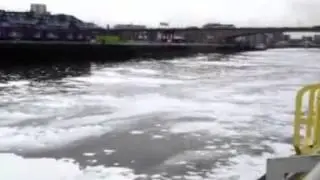 River Clyde foam investigated by Scottish environment agency