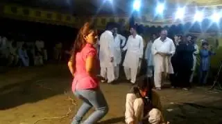 BrAnd New MujrA 2017 || Pakistani local girl dance in wedding || New dance 2017