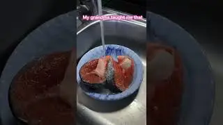 how to defrost fish quickly &#lifehack #shorts  #fish #hack#kitchenhacks  #cookingtips
