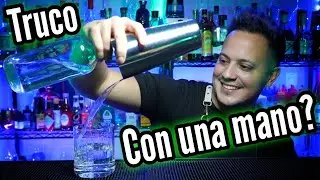 💦 Como SERVIR con una sola mano! ✅ #shorts  TRUCO bartender!