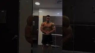 Flex muscle #shorts #viral #bodybuilder #muscle #flex #sixpack