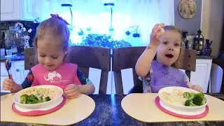 Twins try lobster mac n cheese