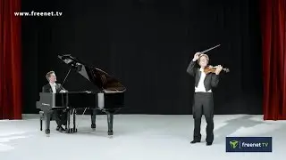 Werbegesicht und Pianist im Freenet Werbespot