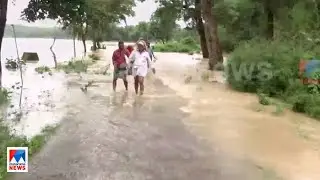 മഴക്കൊപ്പം കാറ്റും കനക്കും; ക്ഷേത്രം മുങ്ങി; വീടുകള്‍ തകര്‍ന്നു; ഗതാഗത തടസ്സം| Kerala Rain
