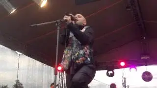 ALEX MCBEAT (in the vest by Bo Persson) & Purplemania performing ACDCs Highway To Hell