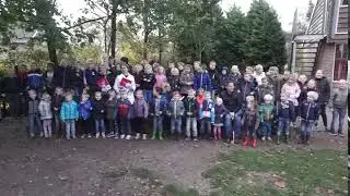PuzzelsTuk Tuk met hele school