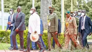 See how PRESIDENT RUTO WAS RECEIVED at State House, Uganda by President Museveni!!