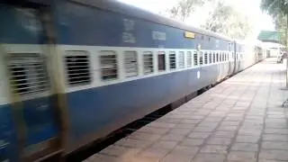 SRC WAP4 with Down GEETANJALI Express Crossing GHATSHILA