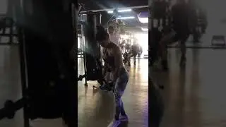 Eva Fitness video #8   Pulldowns
