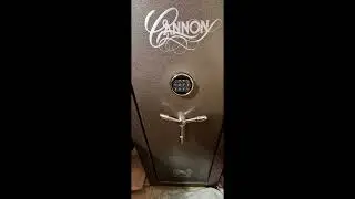 Меняю батарейку в сейфе Cannon. Замигали два индикатора, и сейф не открывается.