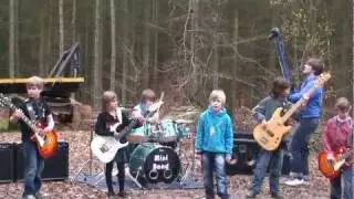Behind the scenes of 'Find The Time' - The Mini Band